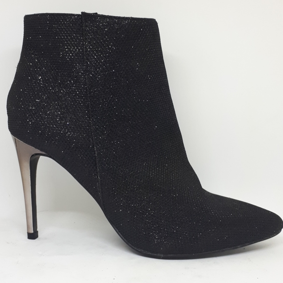 Shinny black stiletto pointy boots - Picture 7 of 7